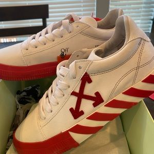 Off White Vulcanized low sneakers Red and White size 9